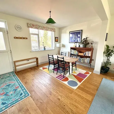 別荘 Luxury 4 Bedroom House In The Heart Of スキプトン