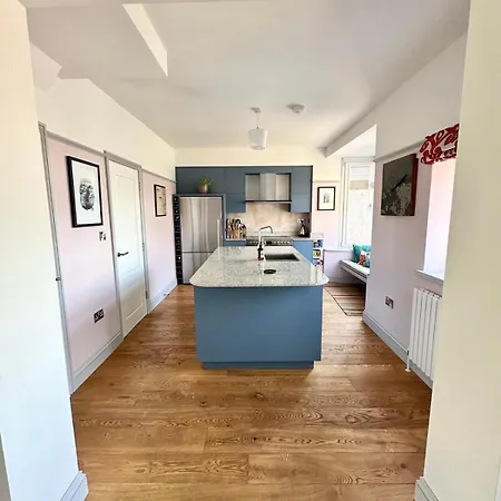 Luxury 4 Bedroom House In The Heart Of 別荘 スキプトン
